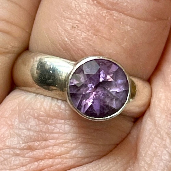 2ct AMETHYST set in Sterling Ring. Winner! MOST UNIQUE STONE & SETTING! MUST SEE - Picture 1 of 16